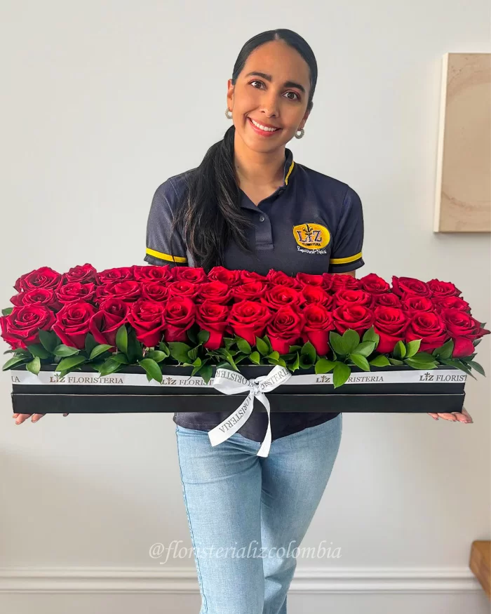 Caja de Rosas Elegancia Clásica- Camino de Rosas